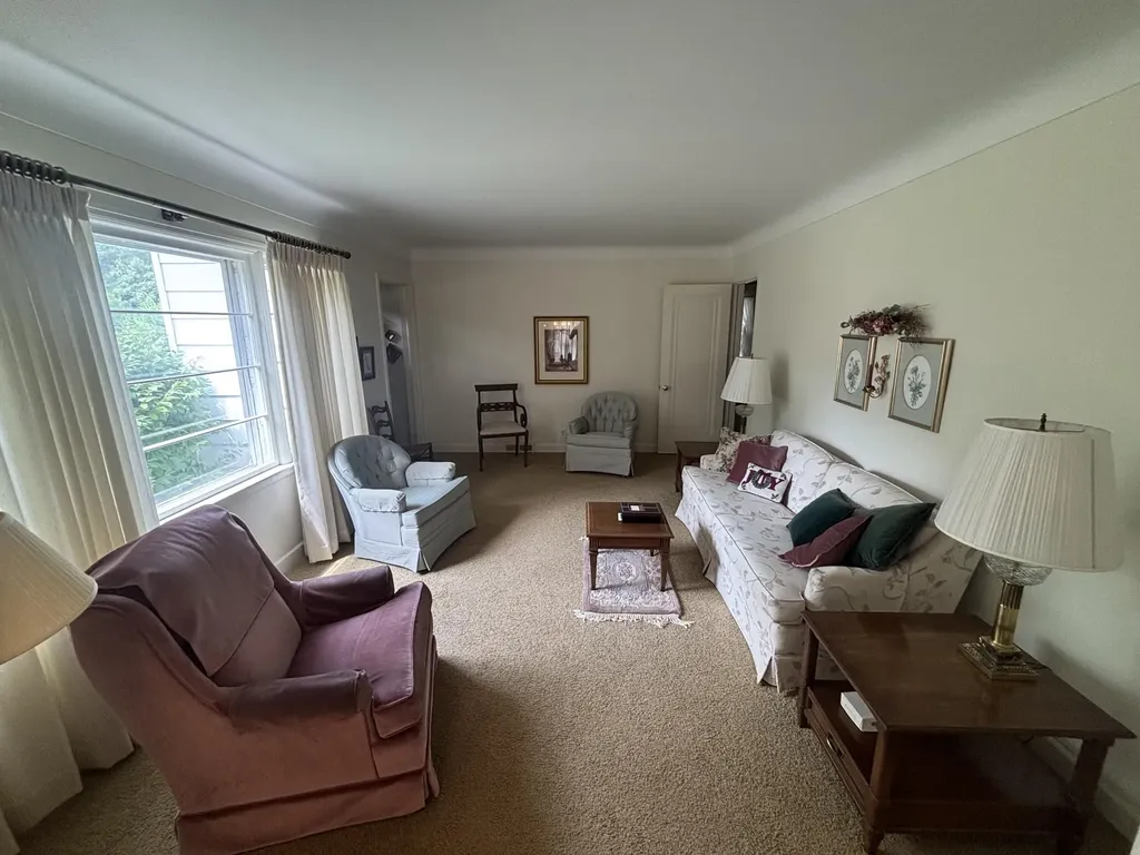 341 E Glenguile Avenue Parchment City MI 49004
