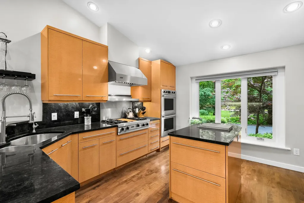 3720 Blackberry Lane Kalamazoo City MI 49008