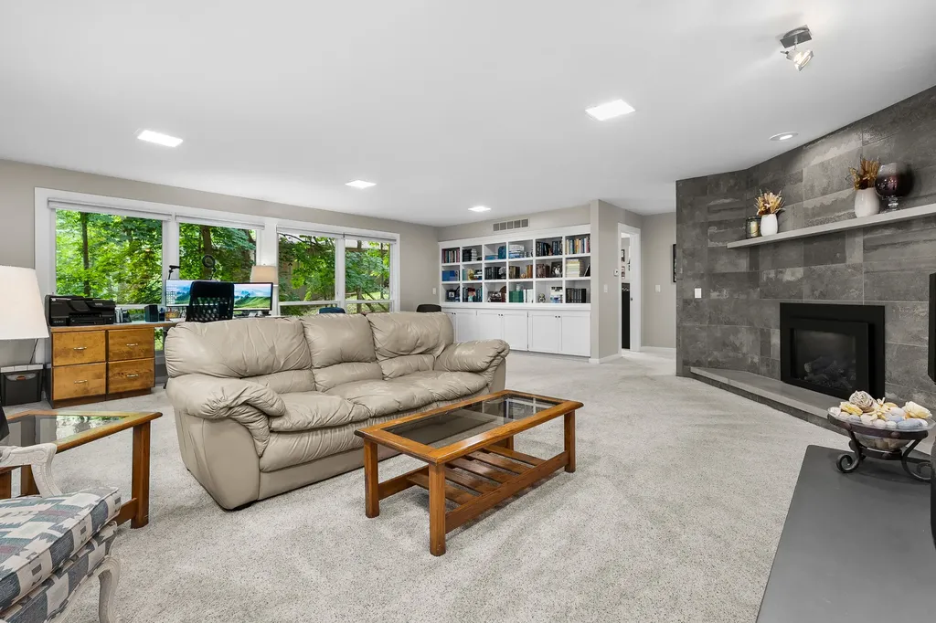 3720 Blackberry Lane Kalamazoo City MI 49008