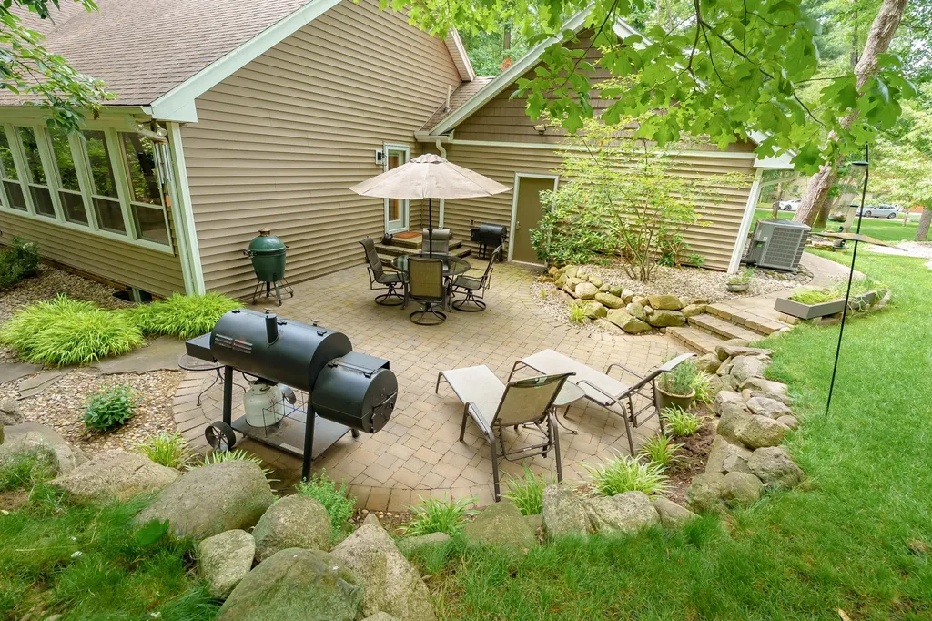 3720 Blackberry Lane Kalamazoo City MI 49008