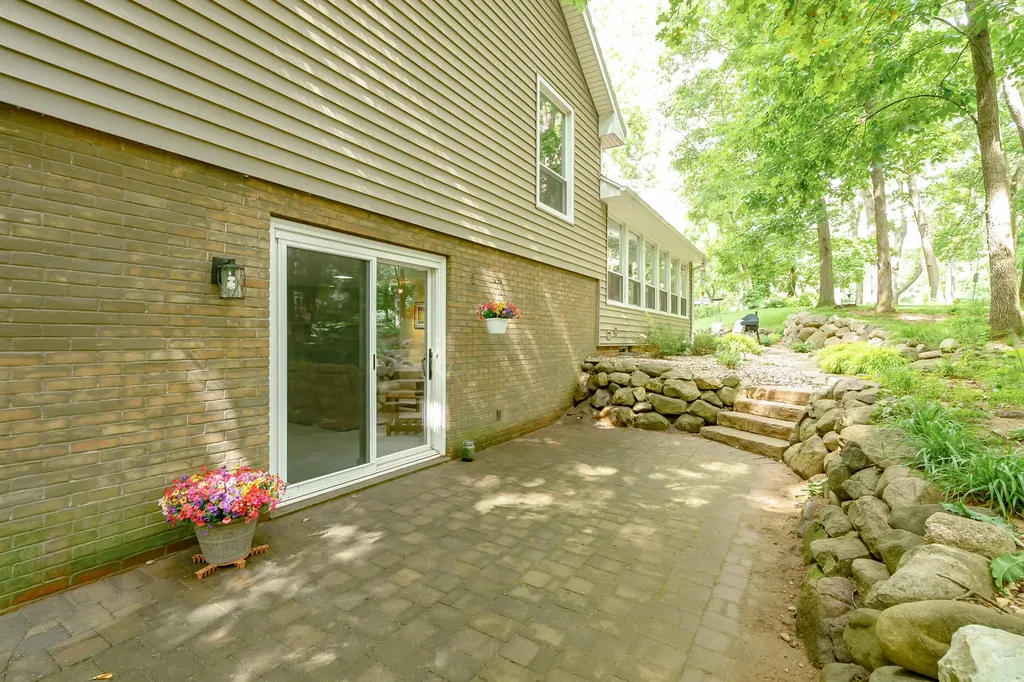 3720 Blackberry Lane Kalamazoo City MI 49008