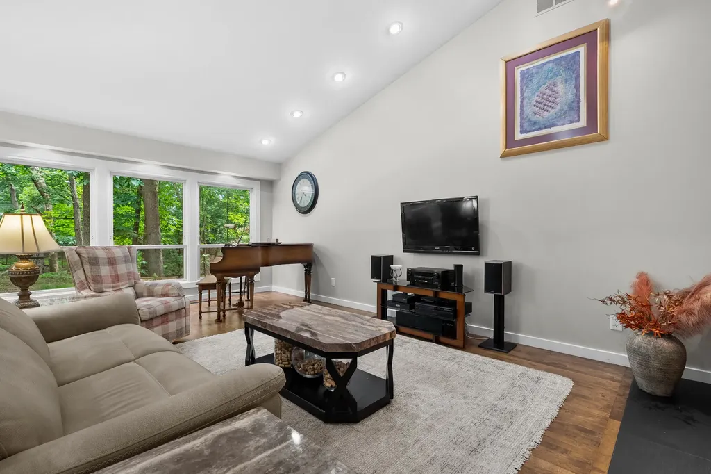 3720 Blackberry Lane Kalamazoo City MI 49008