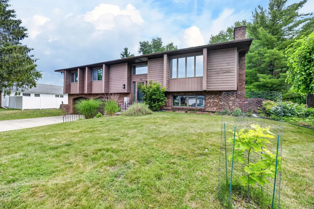 15 Bayshore Drive Battle Creek City MI 49015