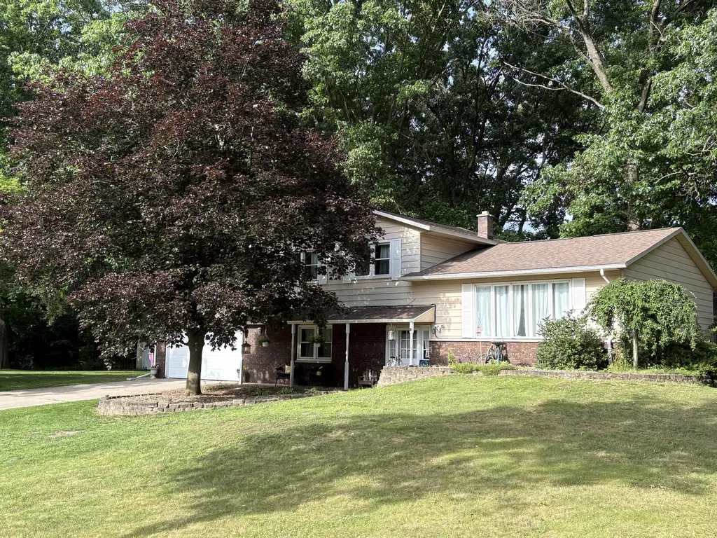 48963 Ye Olde Woods Antwerp Township MI 49071