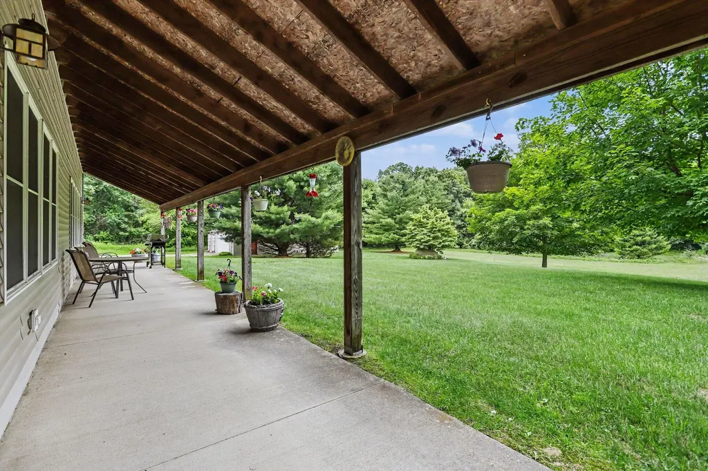 21641 Pine Lake Road Pennfield Charter Township MI 49014