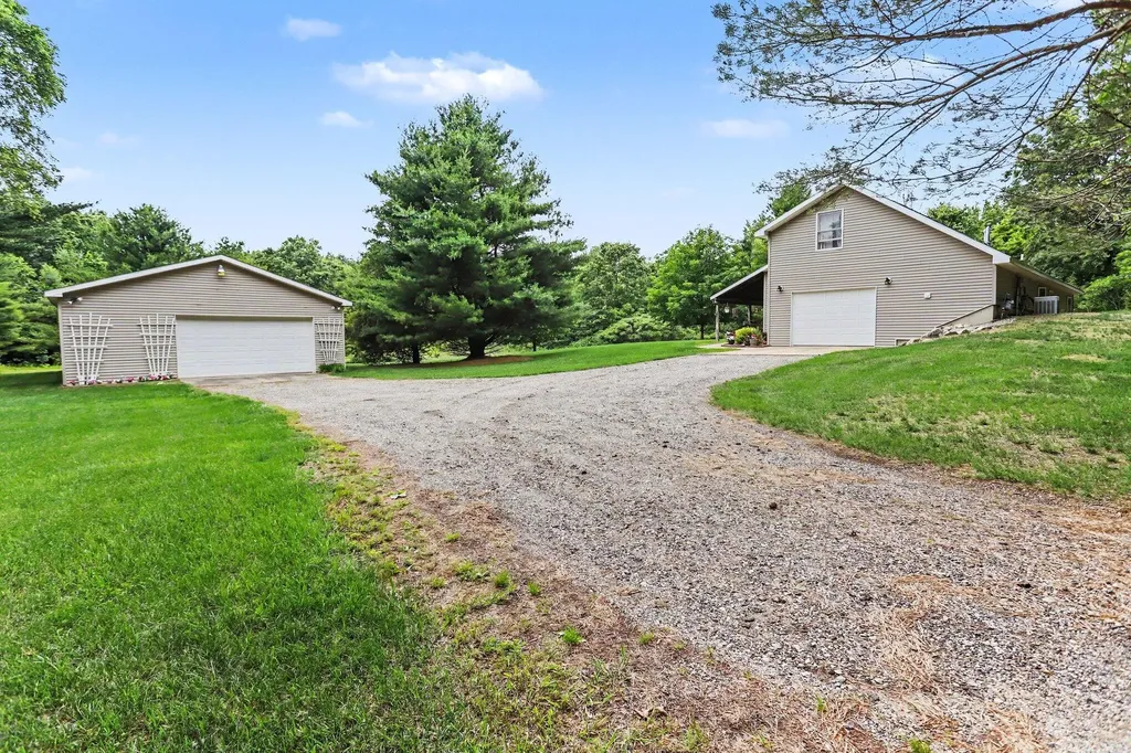 21641 Pine Lake Road Pennfield Charter Township MI 49014