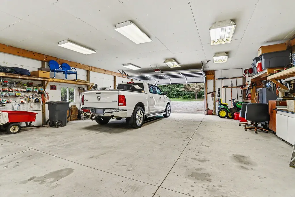 21641 Pine Lake Road Pennfield Charter Township MI 49014