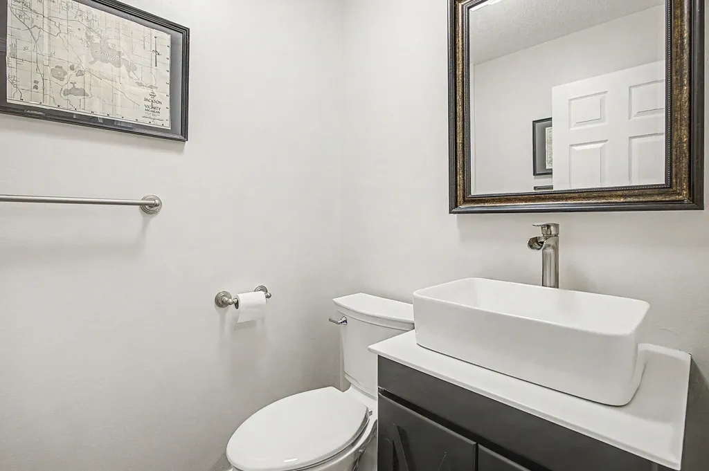 6844 Napoleon Road Leoni Township MI 49201