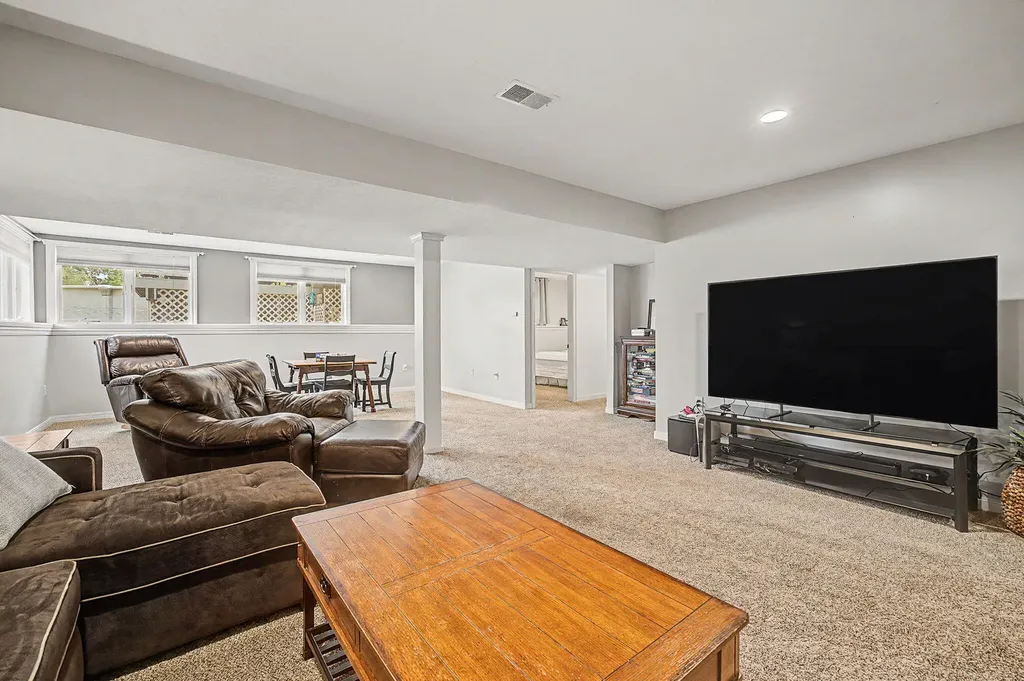 6844 Napoleon Road Leoni Township MI 49201