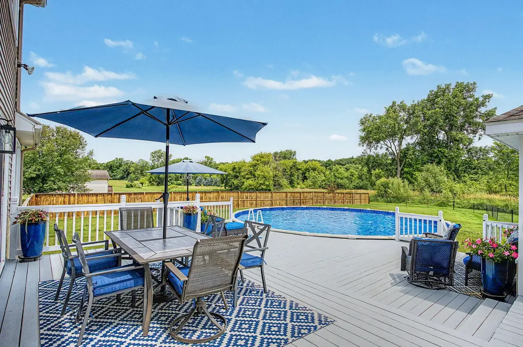 6844 Napoleon Road Leoni Township MI 49201