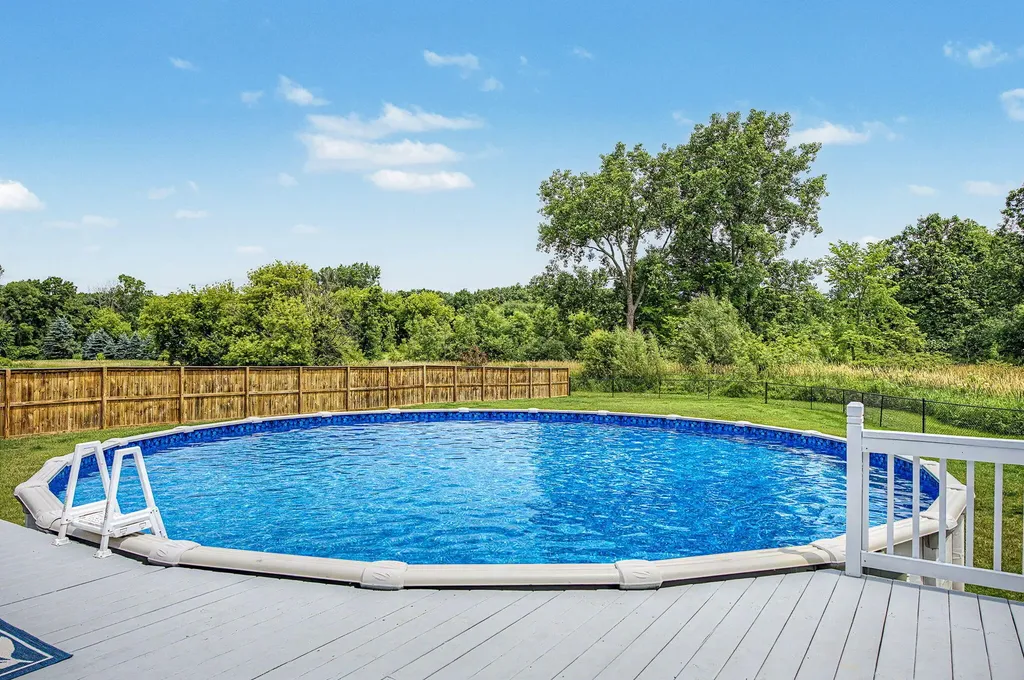 6844 Napoleon Road Leoni Township MI 49201