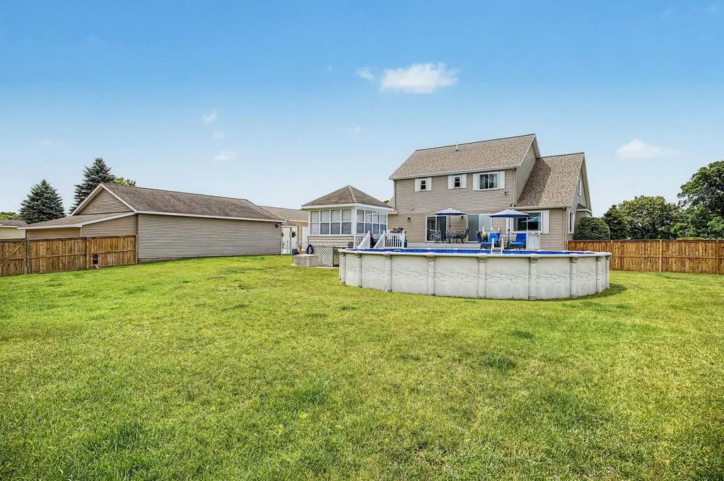 6844 Napoleon Road Leoni Township MI 49201
