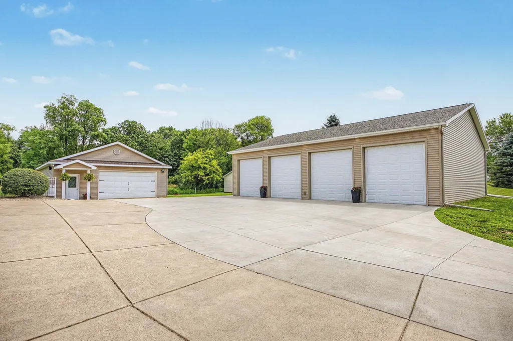 6844 Napoleon Road Leoni Township MI 49201