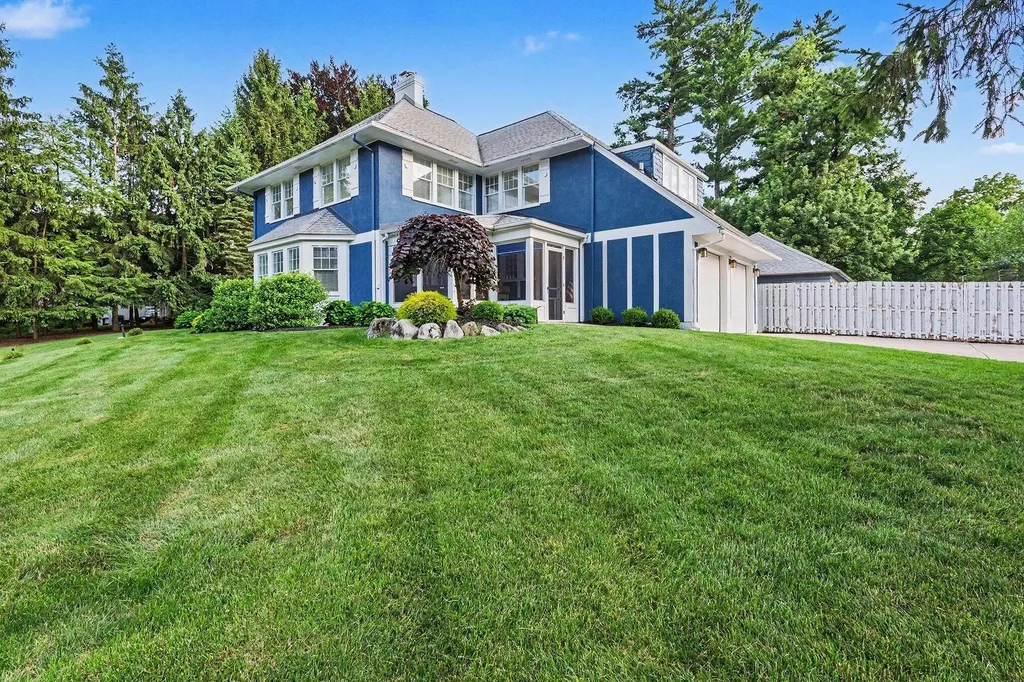 1517 Spruce Drive Kalamazoo City MI 49008