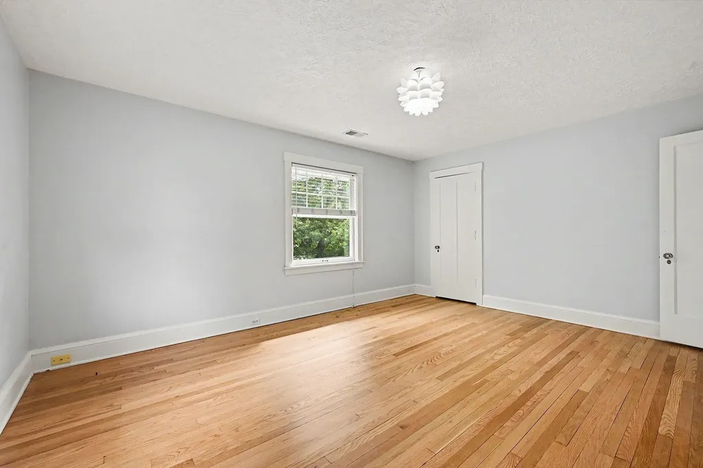 1517 Spruce Drive Kalamazoo City MI 49008