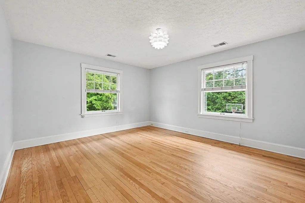 1517 Spruce Drive Kalamazoo City MI 49008