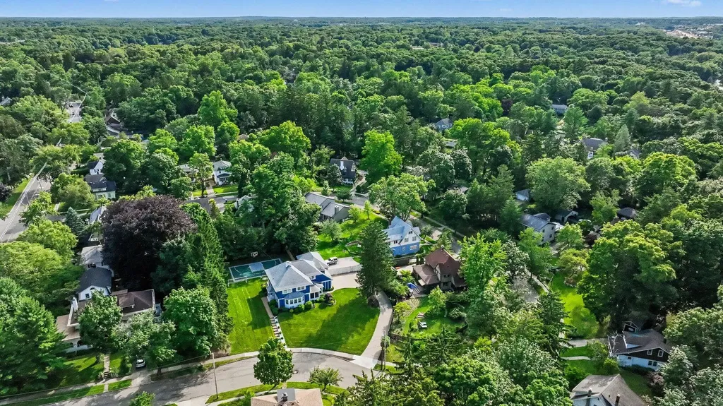 1517 Spruce Drive Kalamazoo City MI 49008