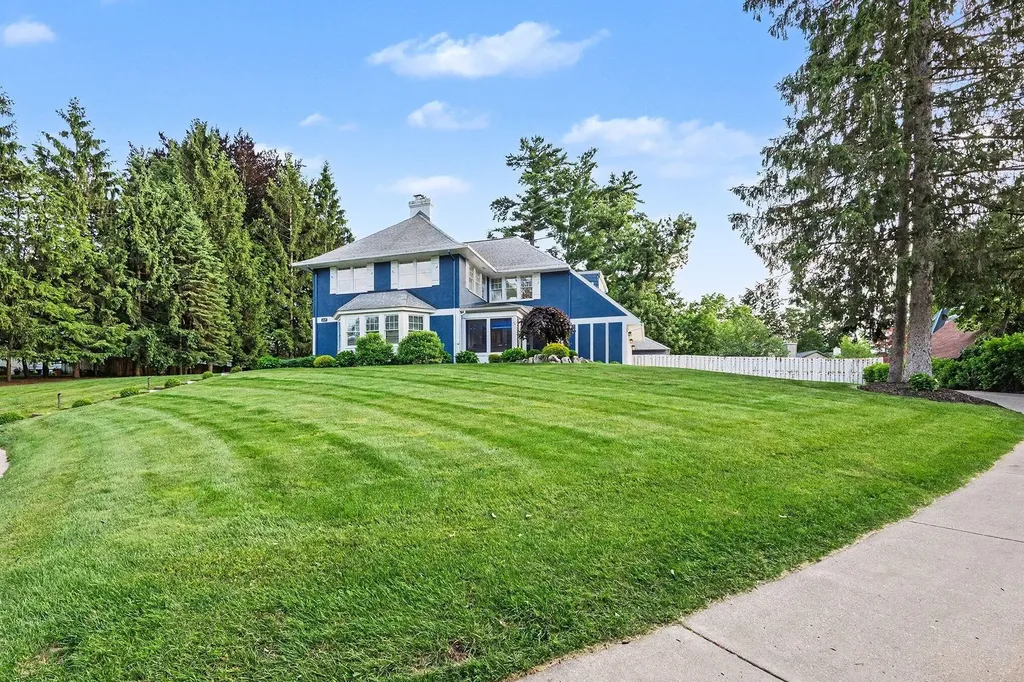 1517 Spruce Drive Kalamazoo City MI 49008