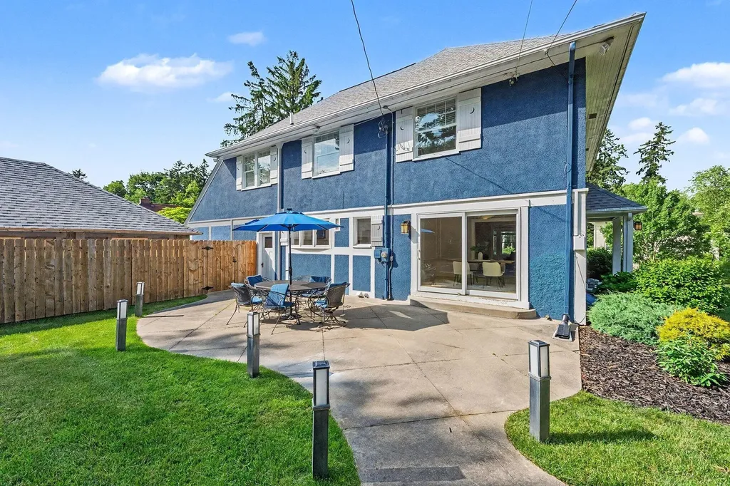 1517 Spruce Drive Kalamazoo City MI 49008