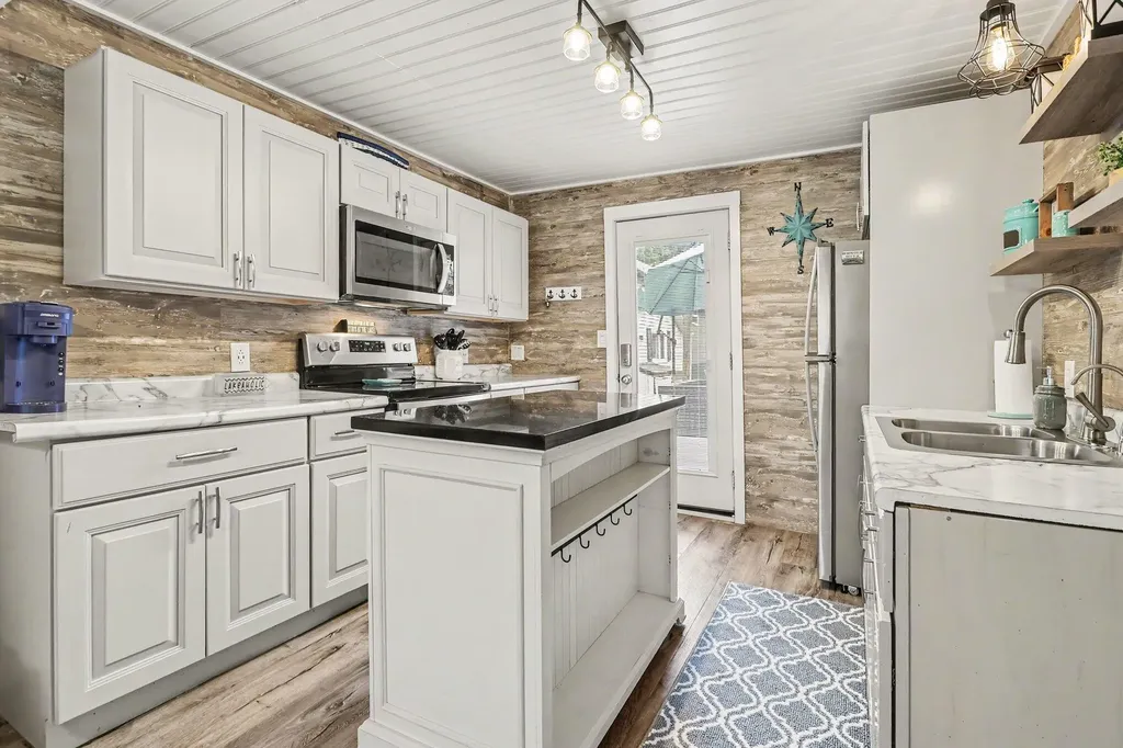 43394 Elm Street Bangor Township MI 49013