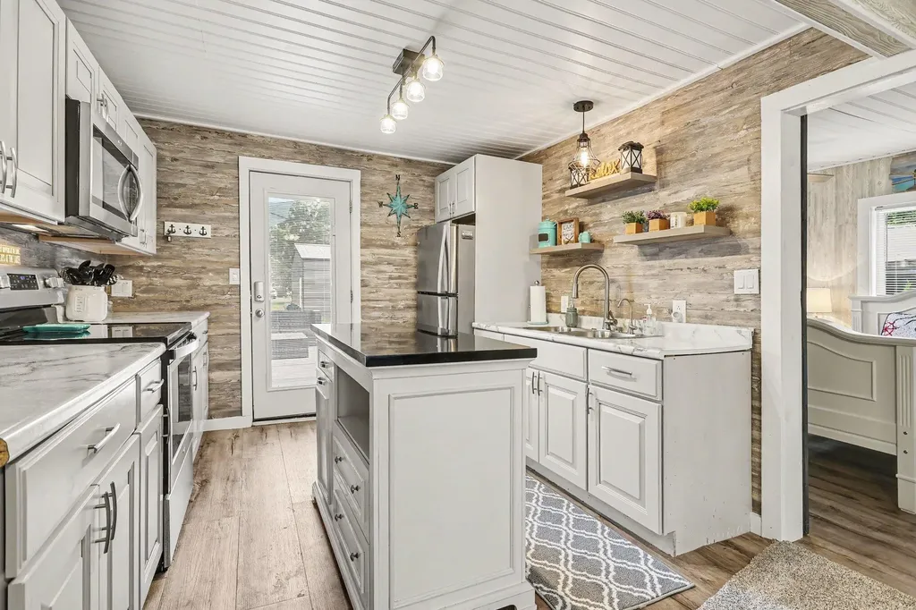 43394 Elm Street Bangor Township MI 49013