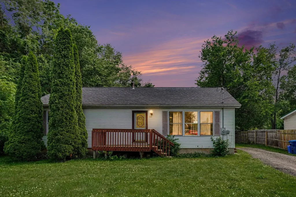 524 Graham Street Cassopolis Village MI 49031