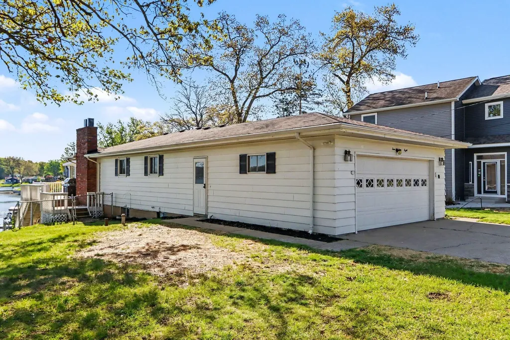 468 W Crooked Lake Drive W Texas Charter Township MI 49009