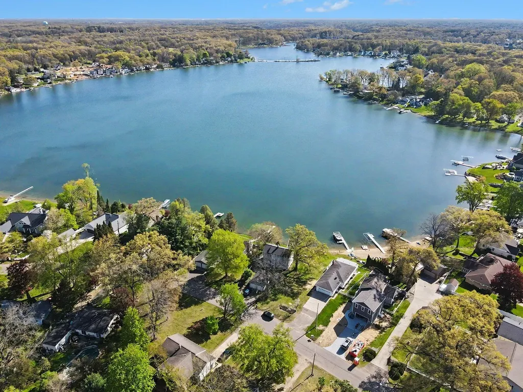 468 W Crooked Lake Drive W Texas Charter Township MI 49009
