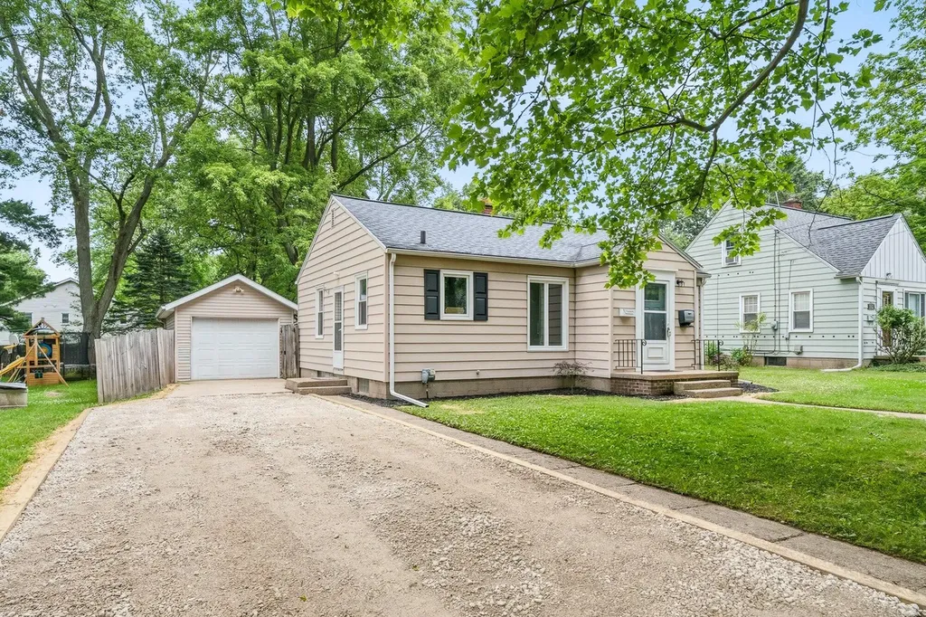 2928 Lorraine Avenue Kalamazoo City MI 49008