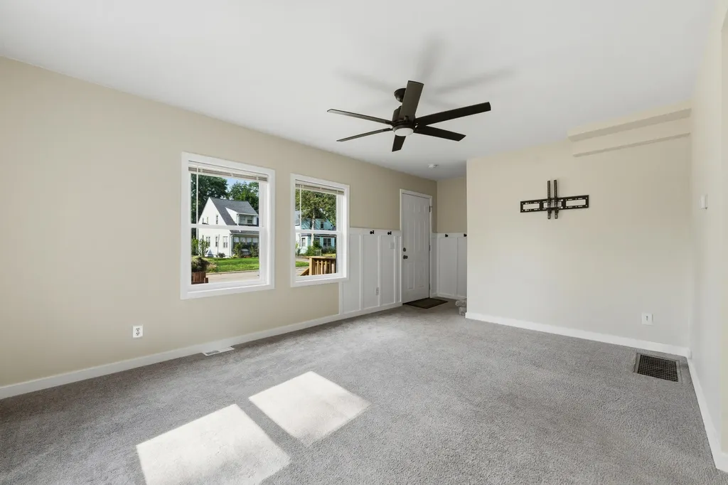 516 Lay Boulevard Kalamazoo City MI 49001