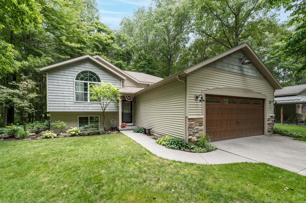 25158 Chaty Lane Pine Grove Township MI 49055