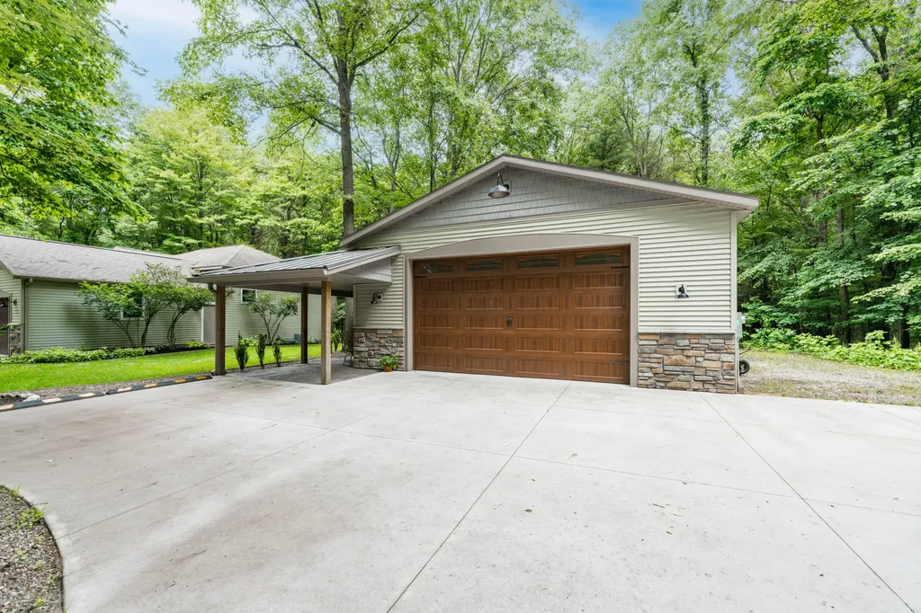 25158 Chaty Lane Pine Grove Township MI 49055