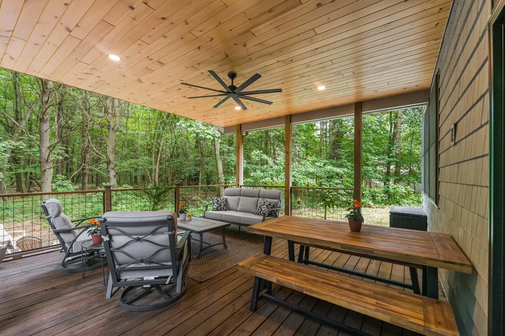 25158 Chaty Lane Pine Grove Township MI 49055
