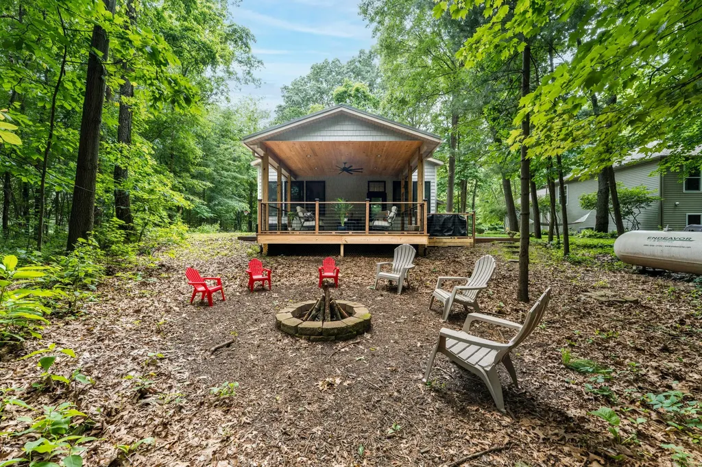 25158 Chaty Lane Pine Grove Township MI 49055