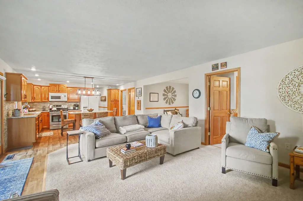 46896 Meadow Lane Hamilton Township MI 49045
