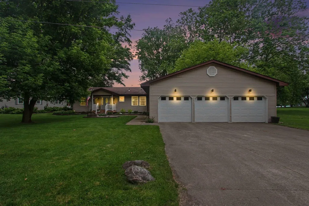 46896 Meadow Lane Hamilton Township MI 49045