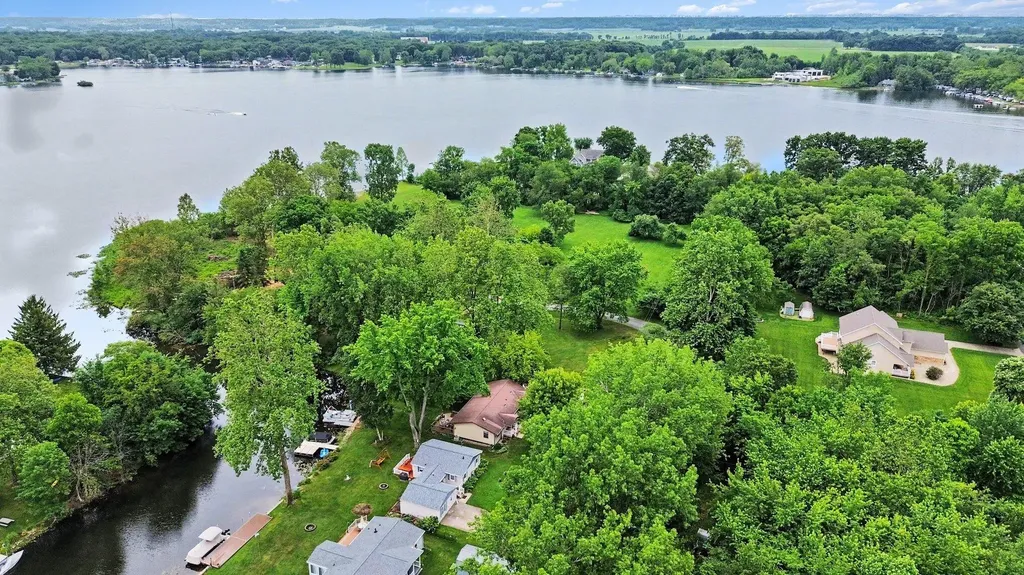 46896 Meadow Lane Hamilton Township MI 49045