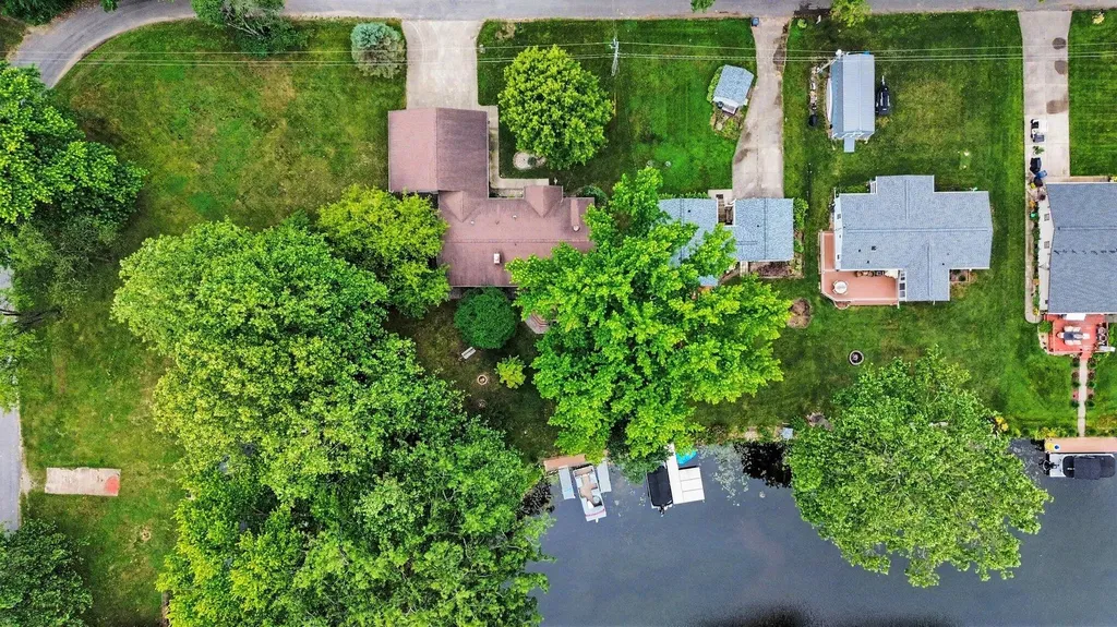 46896 Meadow Lane Hamilton Township MI 49045