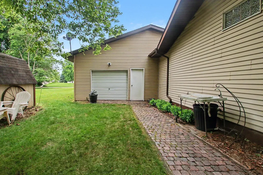 46896 Meadow Lane Hamilton Township MI 49045
