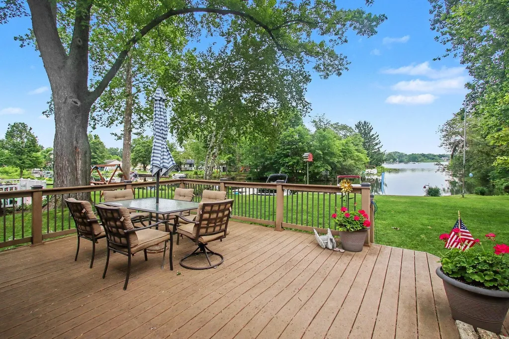 46896 Meadow Lane Hamilton Township MI 49045