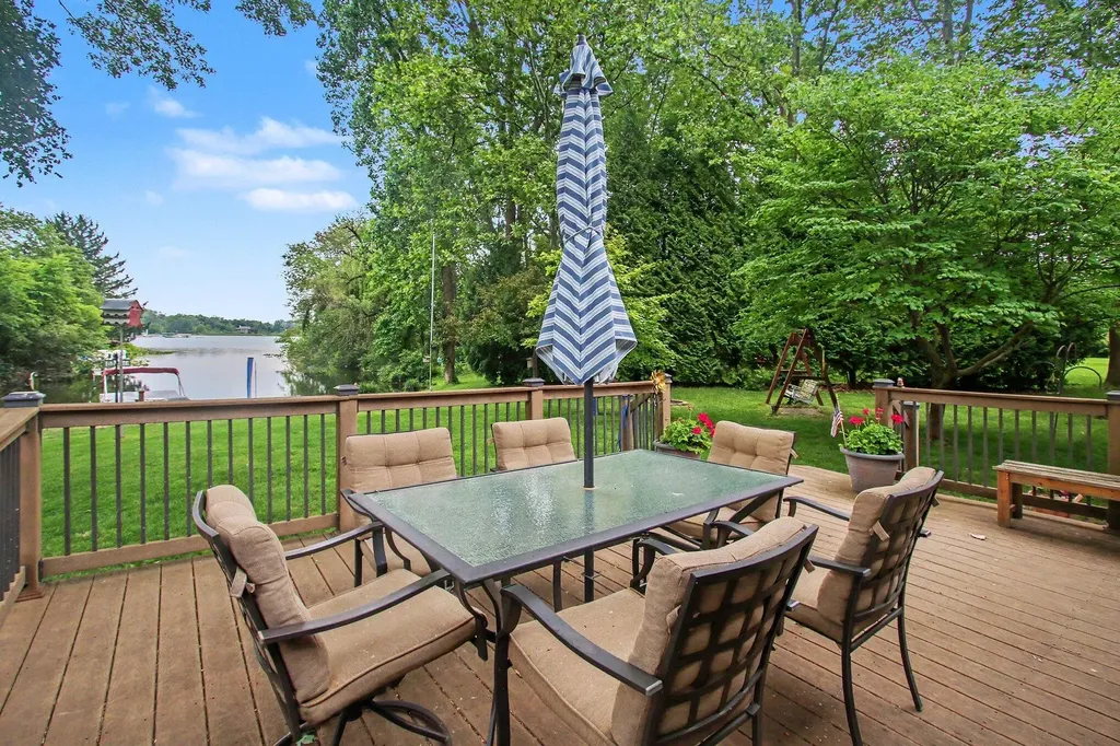 46896 Meadow Lane Hamilton Township MI 49045