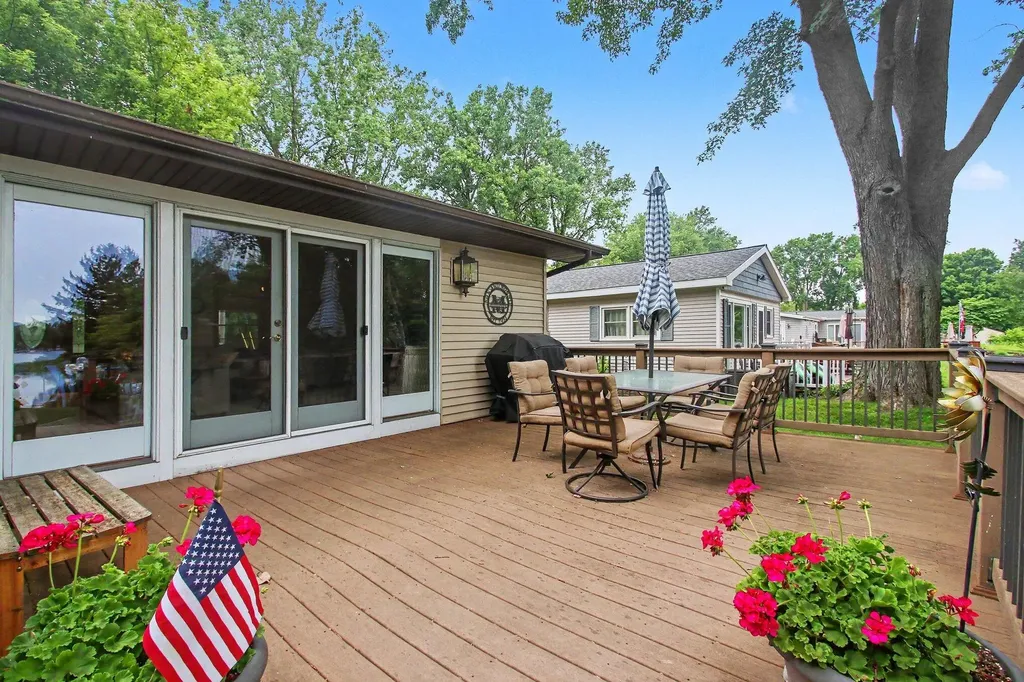 46896 Meadow Lane Hamilton Township MI 49045