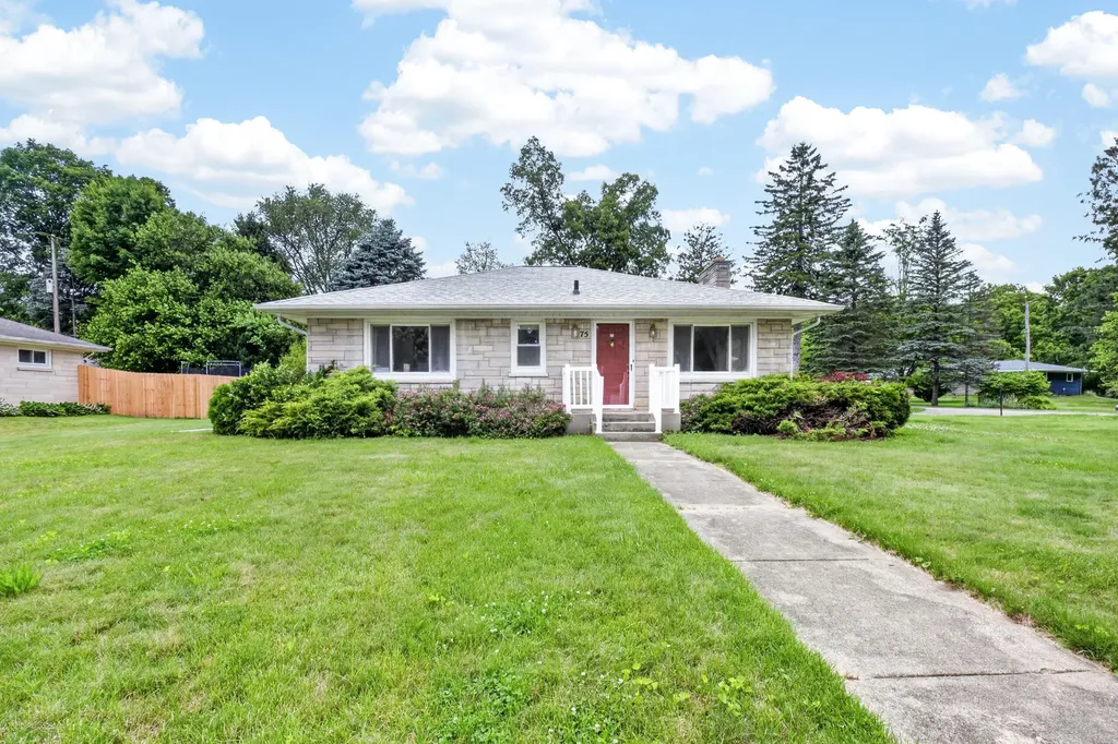 75 Hillside Drive Pennfield Charter Township MI 49017