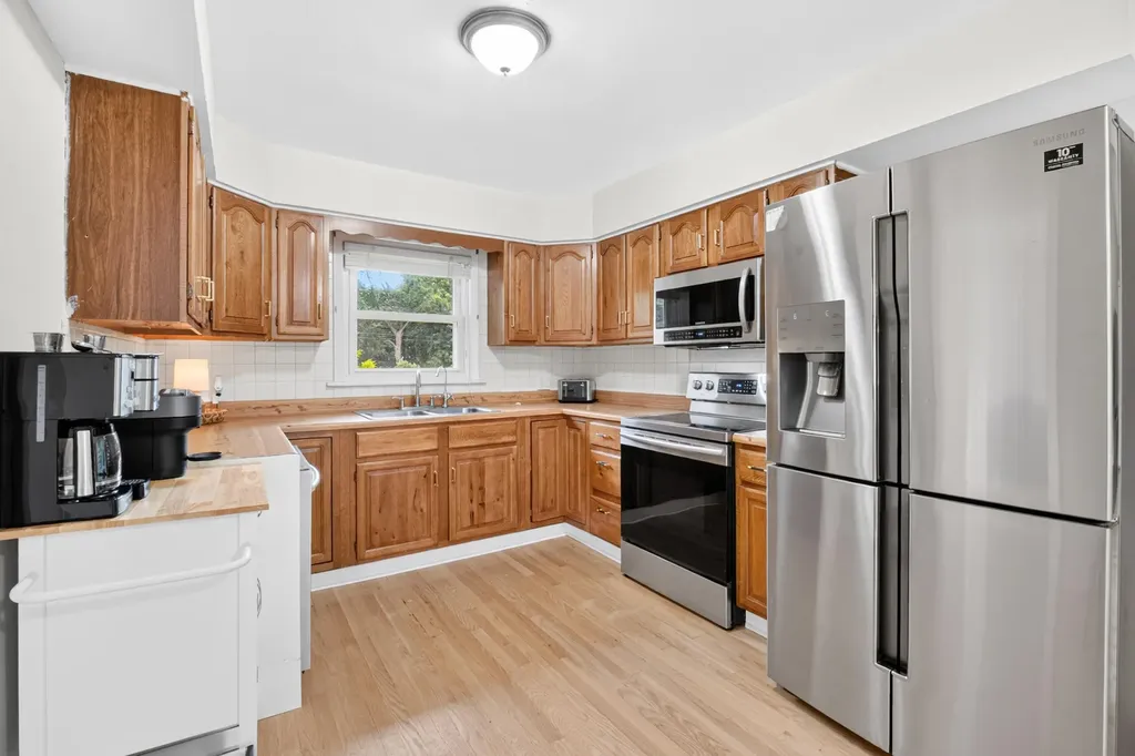 75 Hillside Drive Pennfield Charter Township MI 49017