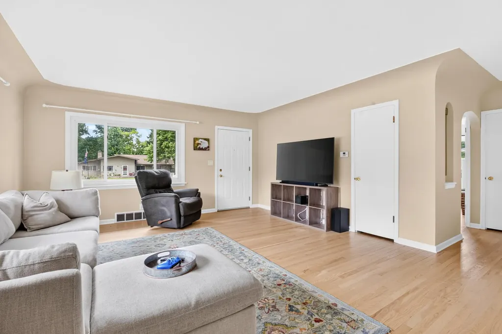 75 Hillside Drive Pennfield Charter Township MI 49017