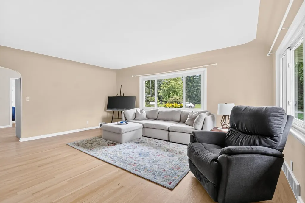 75 Hillside Drive Pennfield Charter Township MI 49017