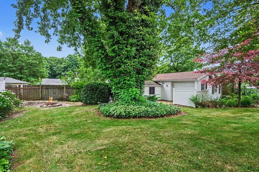 203 Dundee Drive Emmett Charter Township MI 49014