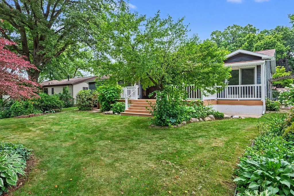 203 Dundee Drive Emmett Charter Township MI 49014