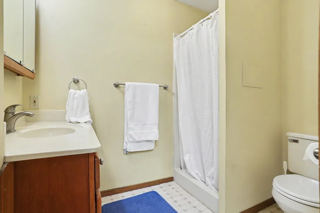 3409 Tamsin Avenue Kalamazoo City MI 49008