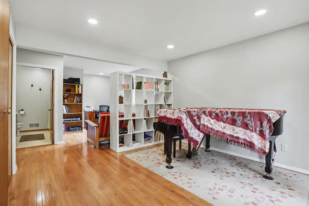 3409 Tamsin Avenue Kalamazoo City MI 49008